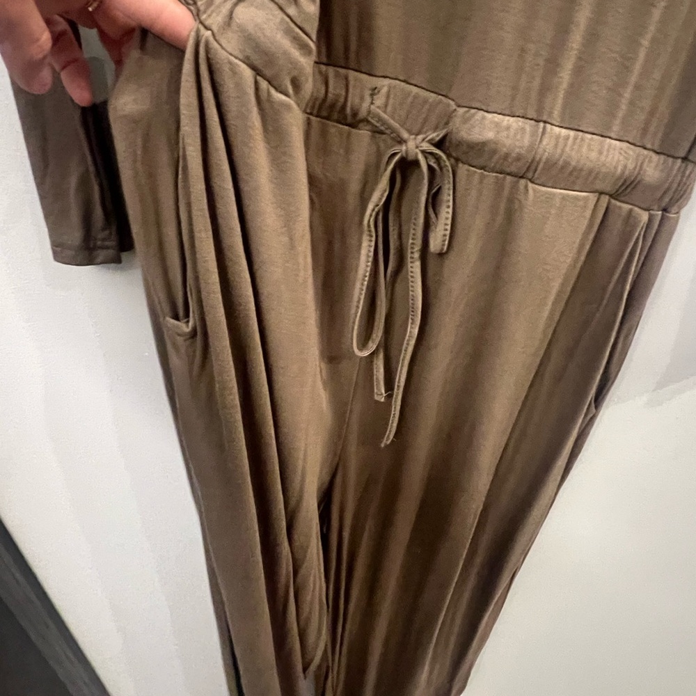 Army Green long-sleeve loose fit jumpsuit/romper - Picture 7 of 11